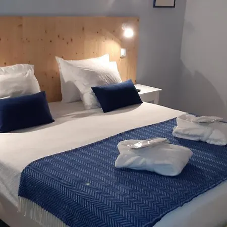 Aprahouseloule Bed & Breakfast *