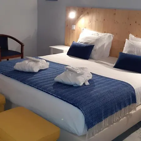 Aprahouseloule Bed & Breakfast *