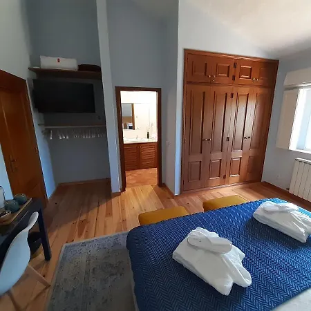 Aprahouseloule Bed & Breakfast *