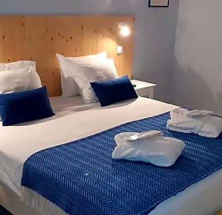 Aprahouseloule Bed and Breakfast