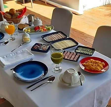 Aprahouseloule Bed and Breakfast Λουλέ