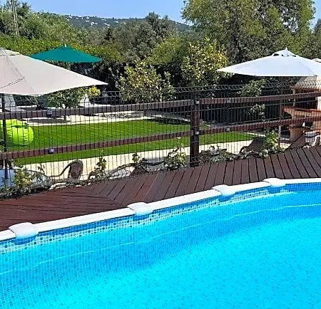 Aprahouseloule Bed and Breakfast Λουλέ