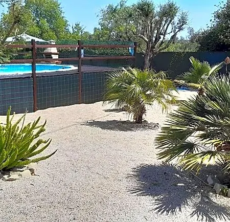Bed and Breakfast Aprahouseloule 4*